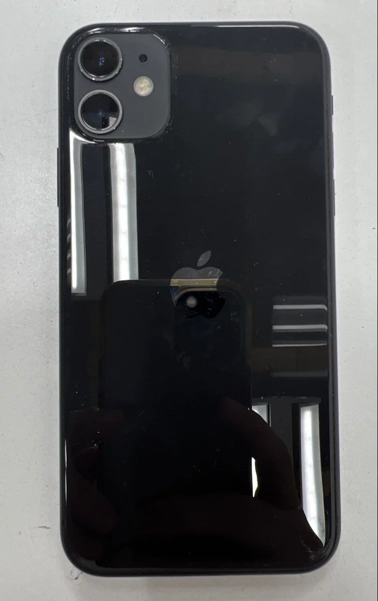 Apple Electronics Lot 3 Piece - iPhone 11, iPad 2 16GB, iPhone SE Tested Working - Image 4