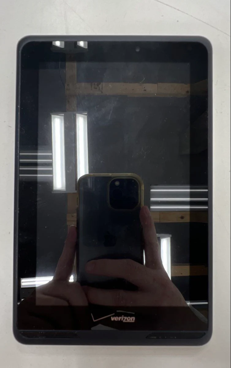 Apple iPad Verizon Pivot Tablet 4 Piece Lot For Parts Only - Image 7
