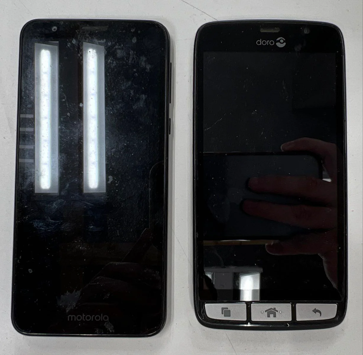 Samsung Galaxy S II LG Motorola Doro Phone Lot 9 Piece For Parts Not Working - Image 3