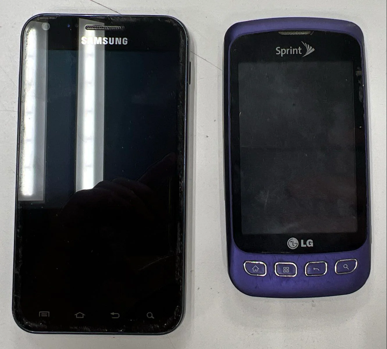 Samsung Galaxy S II LG Motorola Doro Phone Lot 9 Piece For Parts Not Working - Image 7