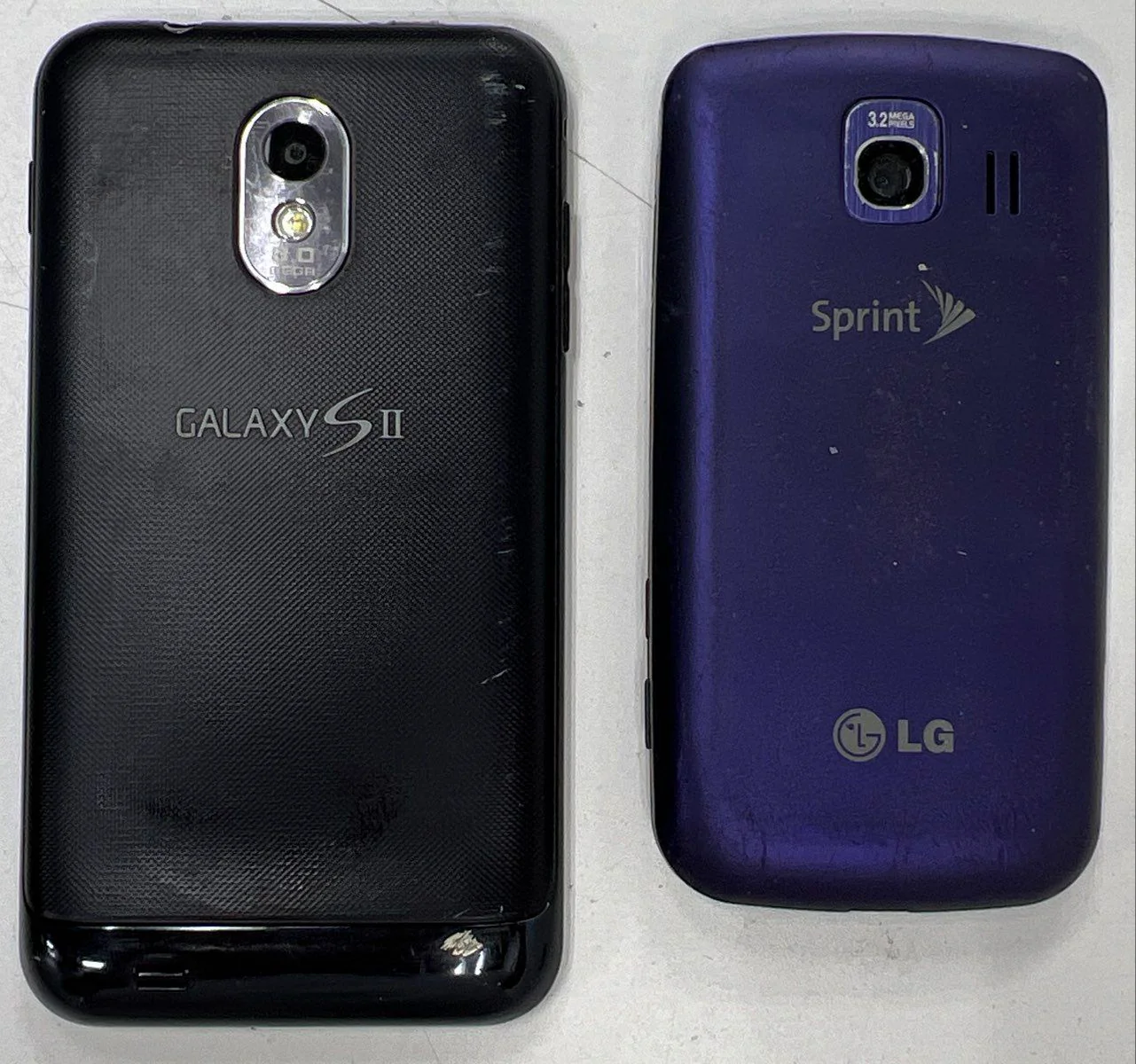 Samsung Galaxy S II LG Motorola Doro Phone Lot 9 Piece For Parts Not Working - Image 8
