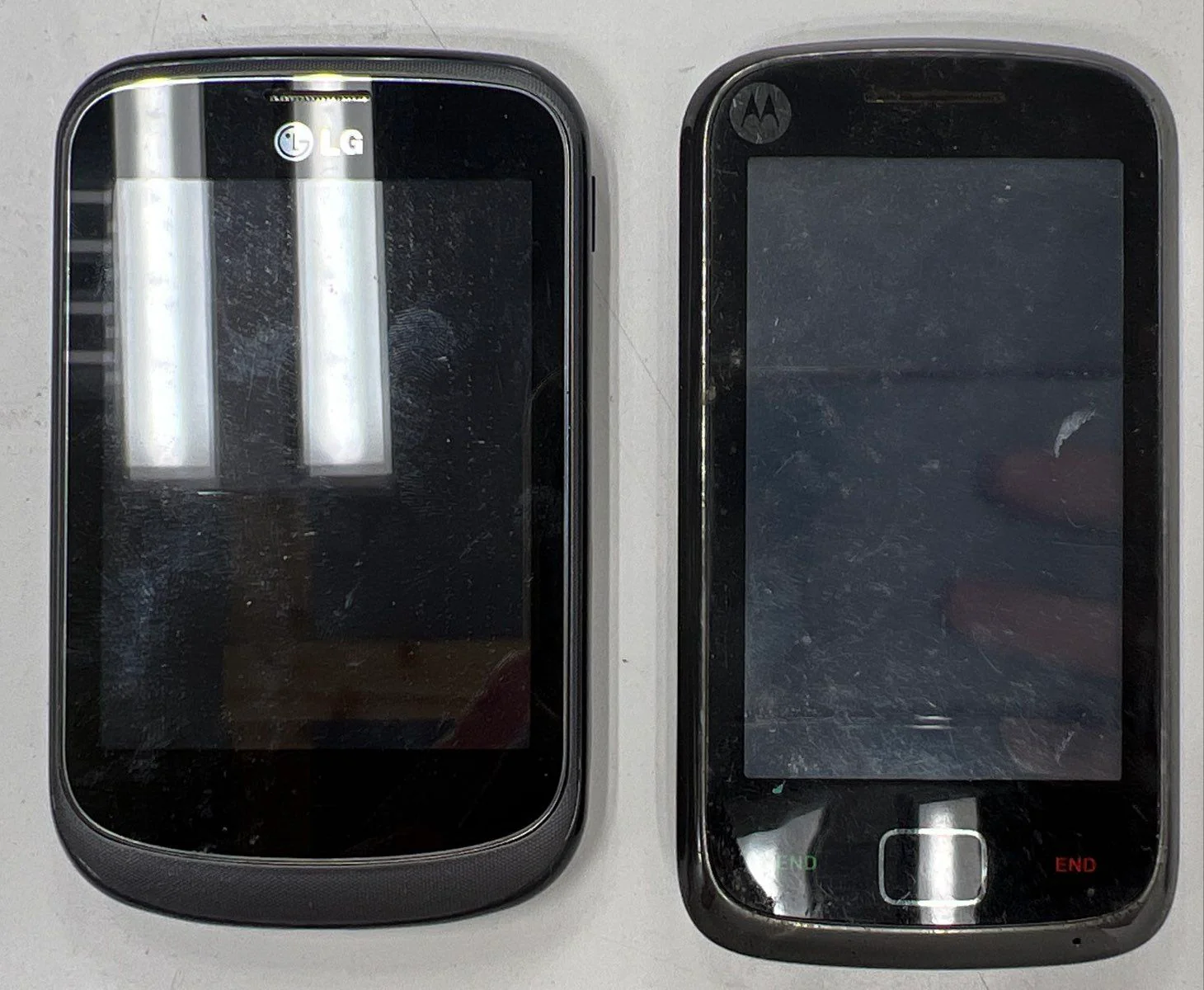 Samsung Galaxy S II LG Motorola Doro Phone Lot 9 Piece For Parts Not Working - Image 9