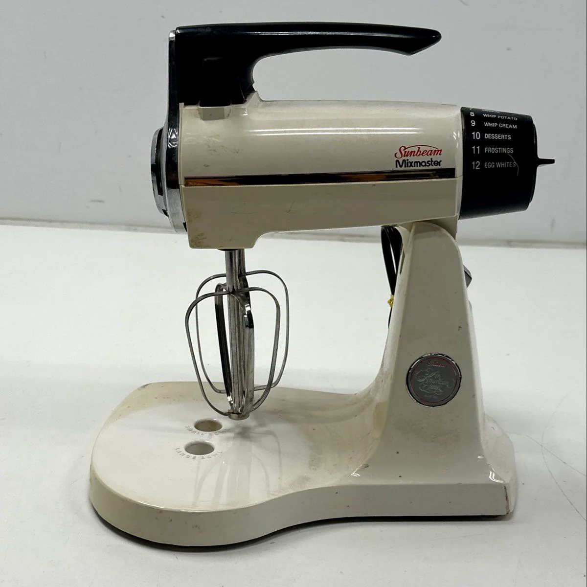 Sunbeam Mixmaster 12-Speed Stand Mixer An American Classic Vintage Cream - Image 3