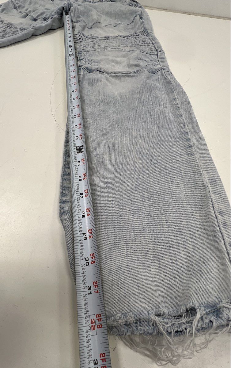 True Religion Men's Rocco Relaxed Skinny Light Wash Distressed Moto Jeans Sz 33 - Image 3