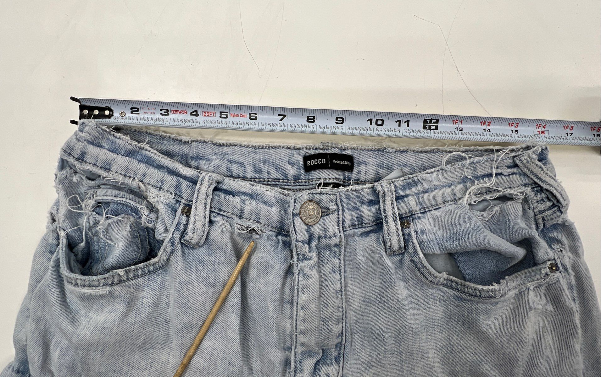 True Religion Men's Rocco Relaxed Skinny Light Wash Distressed Moto Jeans Sz 33 - Image 4