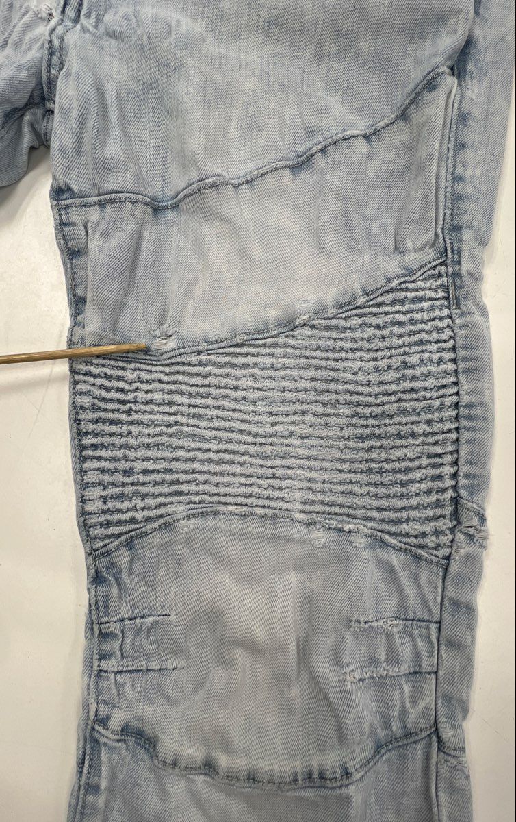True Religion Men's Rocco Relaxed Skinny Light Wash Distressed Moto Jeans Sz 33 - Image 8