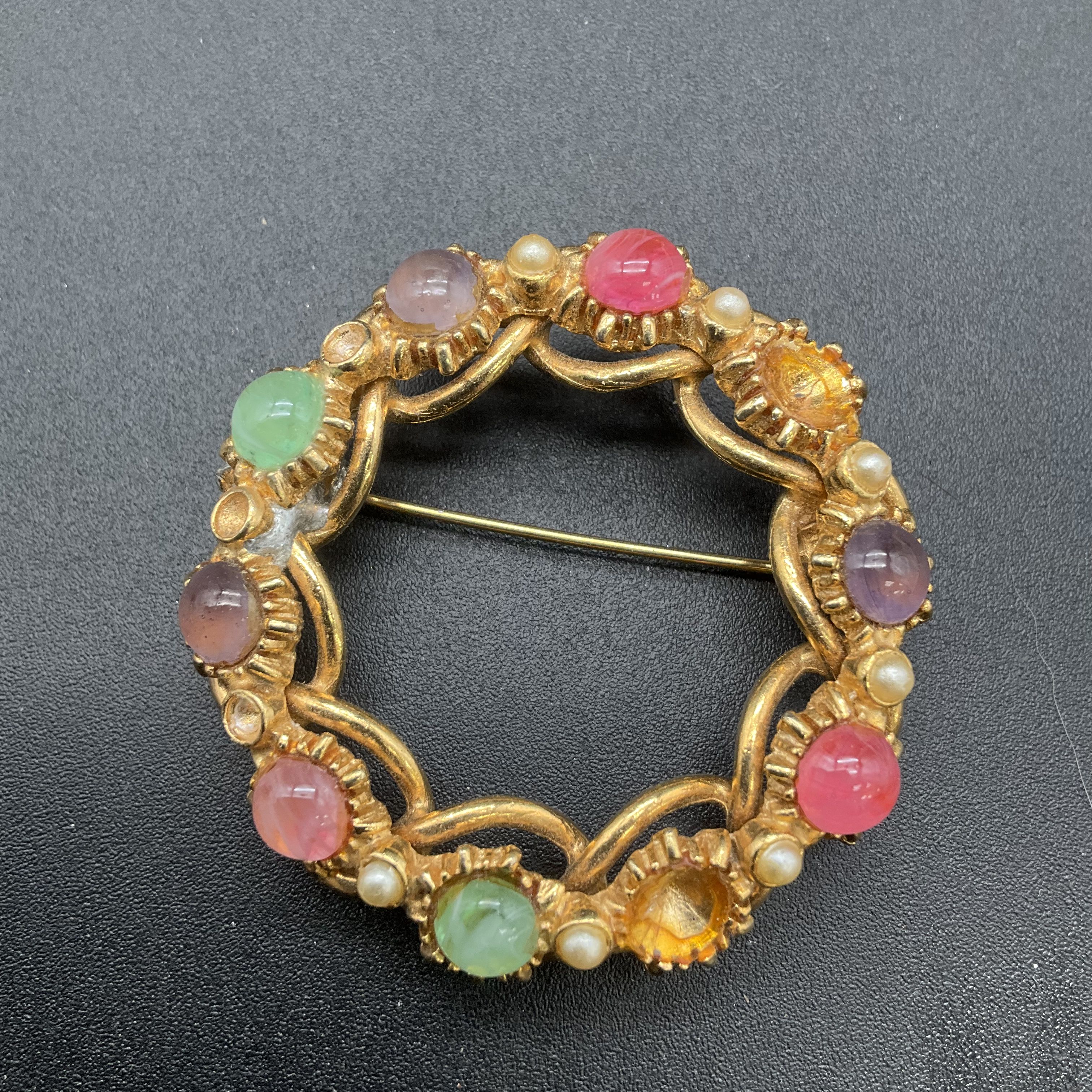 Vintage Costume Jewelry Lot of 9 Gold Tone Brooches Floral Leaf Bow Faux Pearl - Image 4