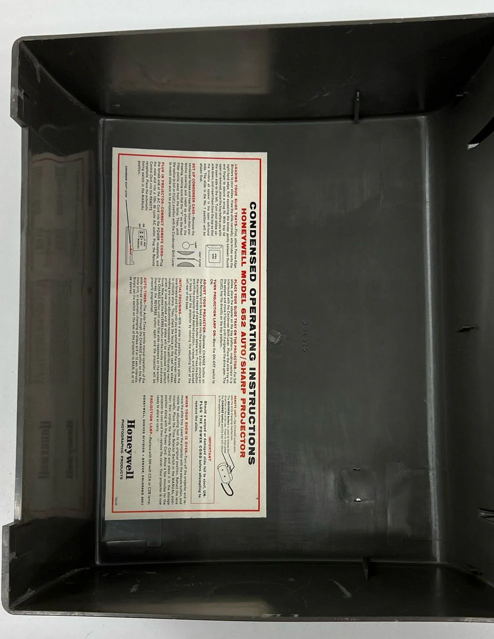 Vintage Honeywell 652 Auto/Sharp Magnetic Slide Projector UNTESTED - Image 2