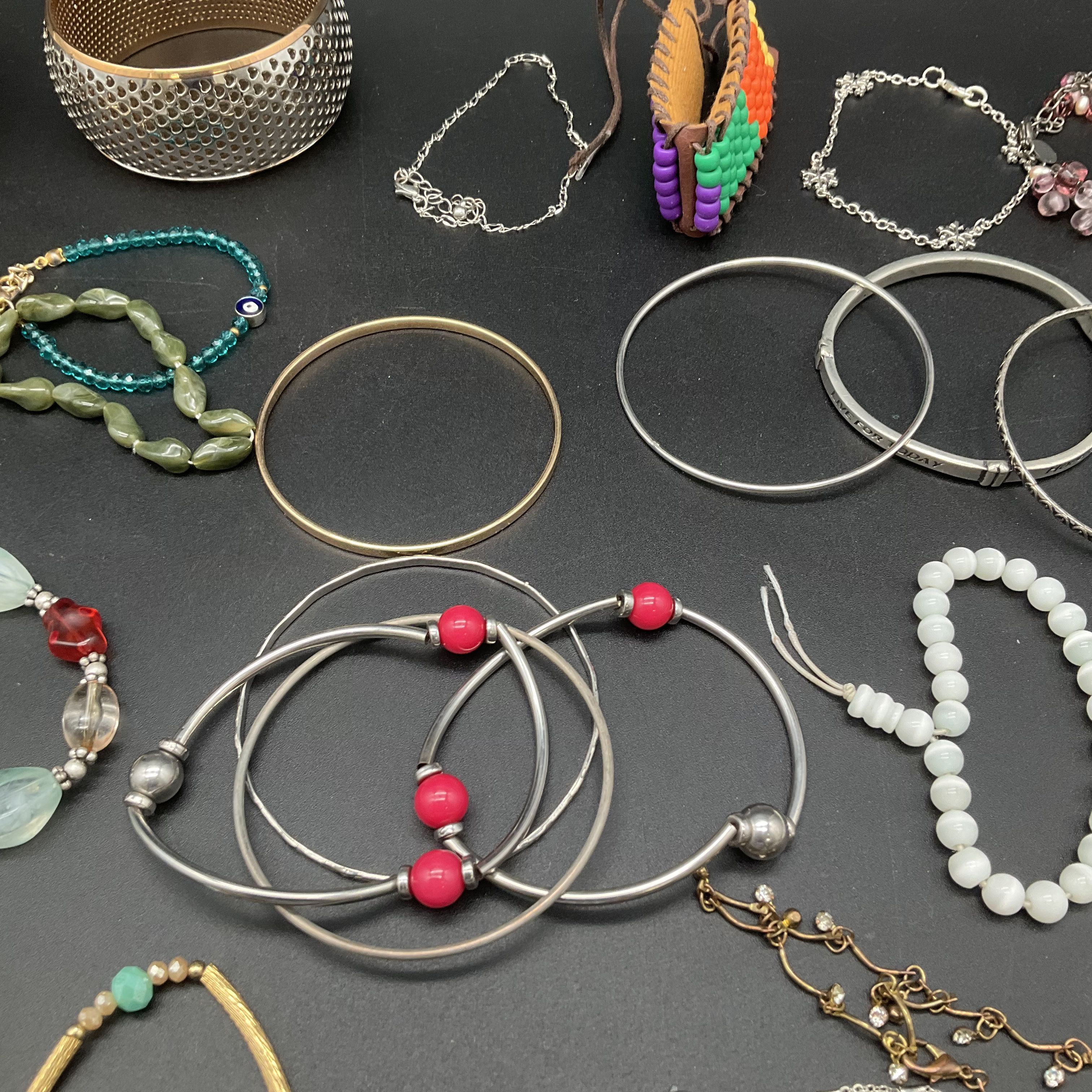Vintage & Modern Bracelet Jewelry Lot of 40 Beaded Bangle Charm Cuff Mesh Chain - Image 6